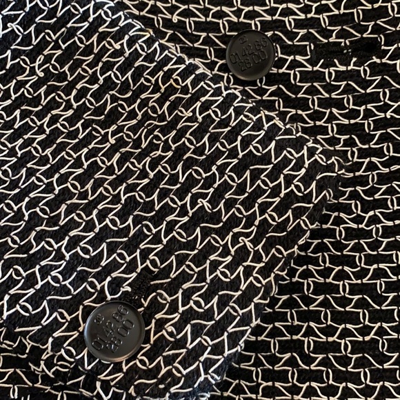 CHANEL Tweed Jacket!! Black & White Tweed Wool Jacket - Picture 9 of 15